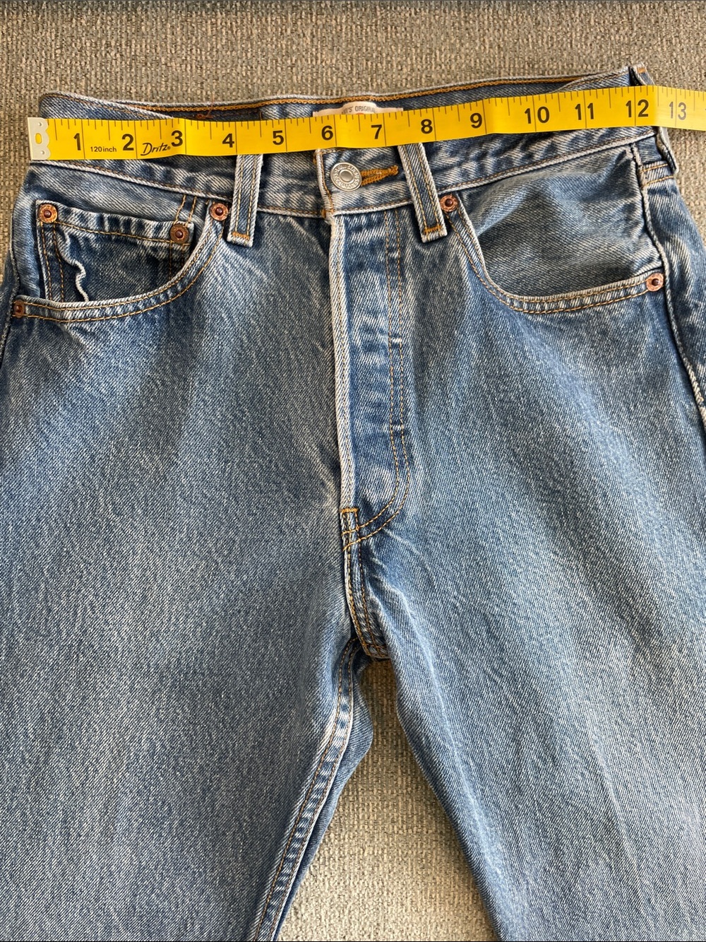 Levi's Men's 501 Button-fly Straight Jeans in Medium Blue Wash 28 x 32 - Picture 4 of 11